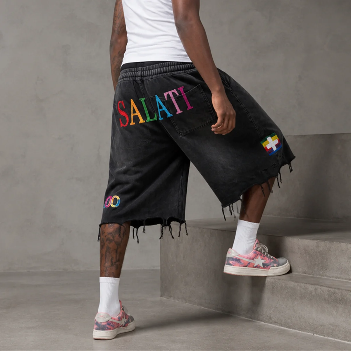 Wholesale Black Denim Shorts Men Colorful Embroidery Baggy Wide Leg Raw Hem Drawstring Y2K Casual Streetwear Men Denim Shorts gallery 3