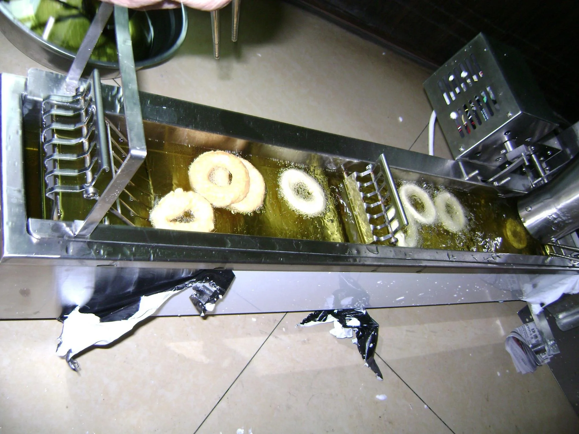 Автоматическая машина для производства мини-пончиков на продажу