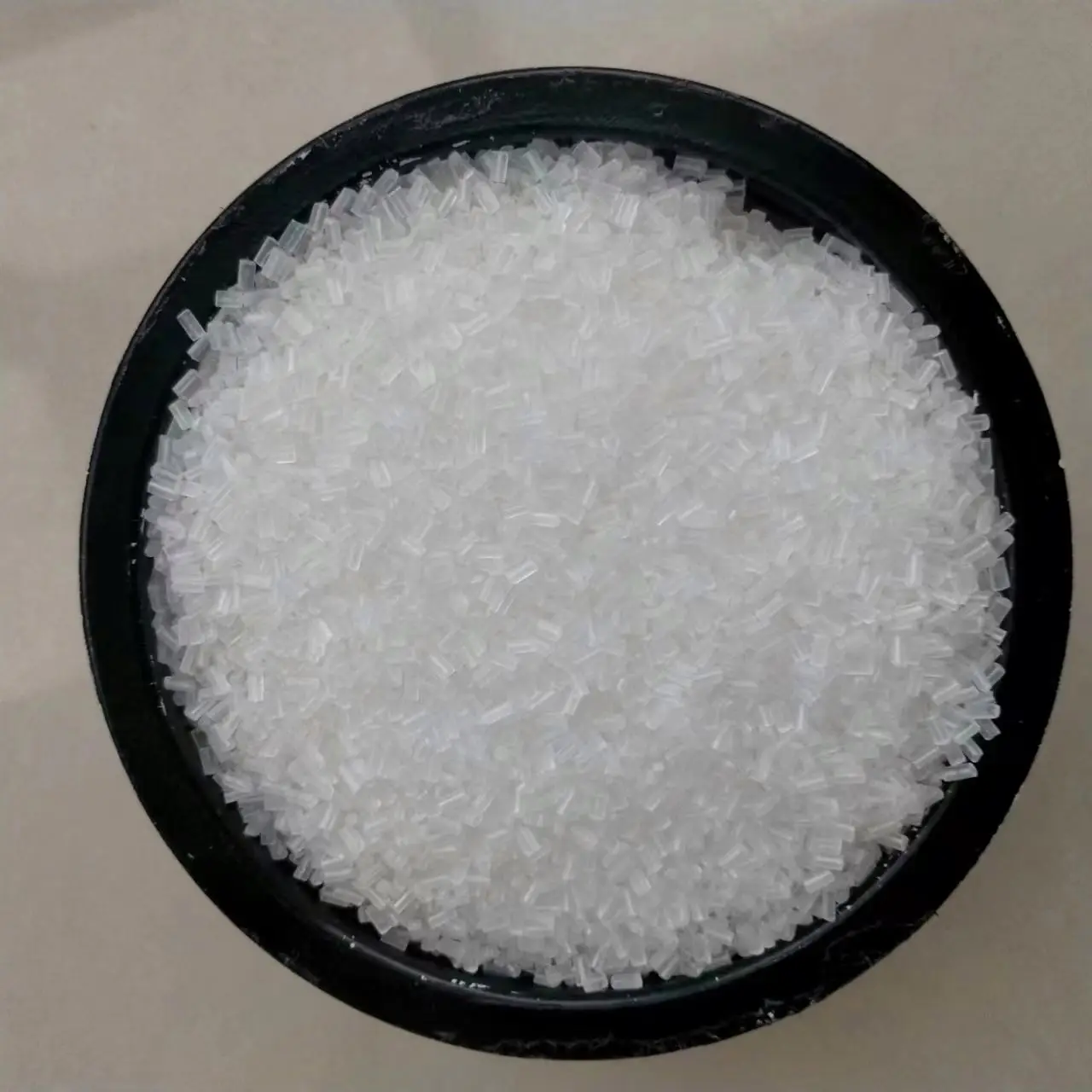 525 Blue GPPS Molding Grade Granules/Resin Per Kg High Surface Hardness Resistant to Scratches and Abrasion Competitive Price