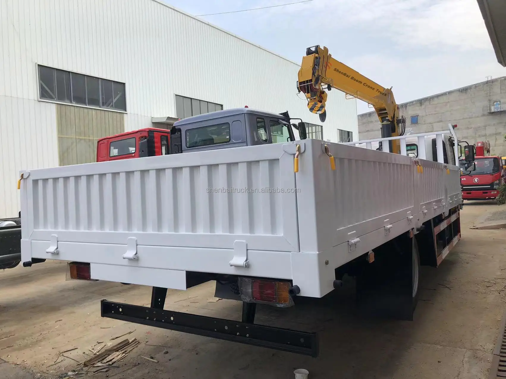 1SUZU ELF 4X2 Pickup Truck Mounted Crane Shenbai Hydraulic Telescopic Boom Crane 4Ton Capacity Good Price
