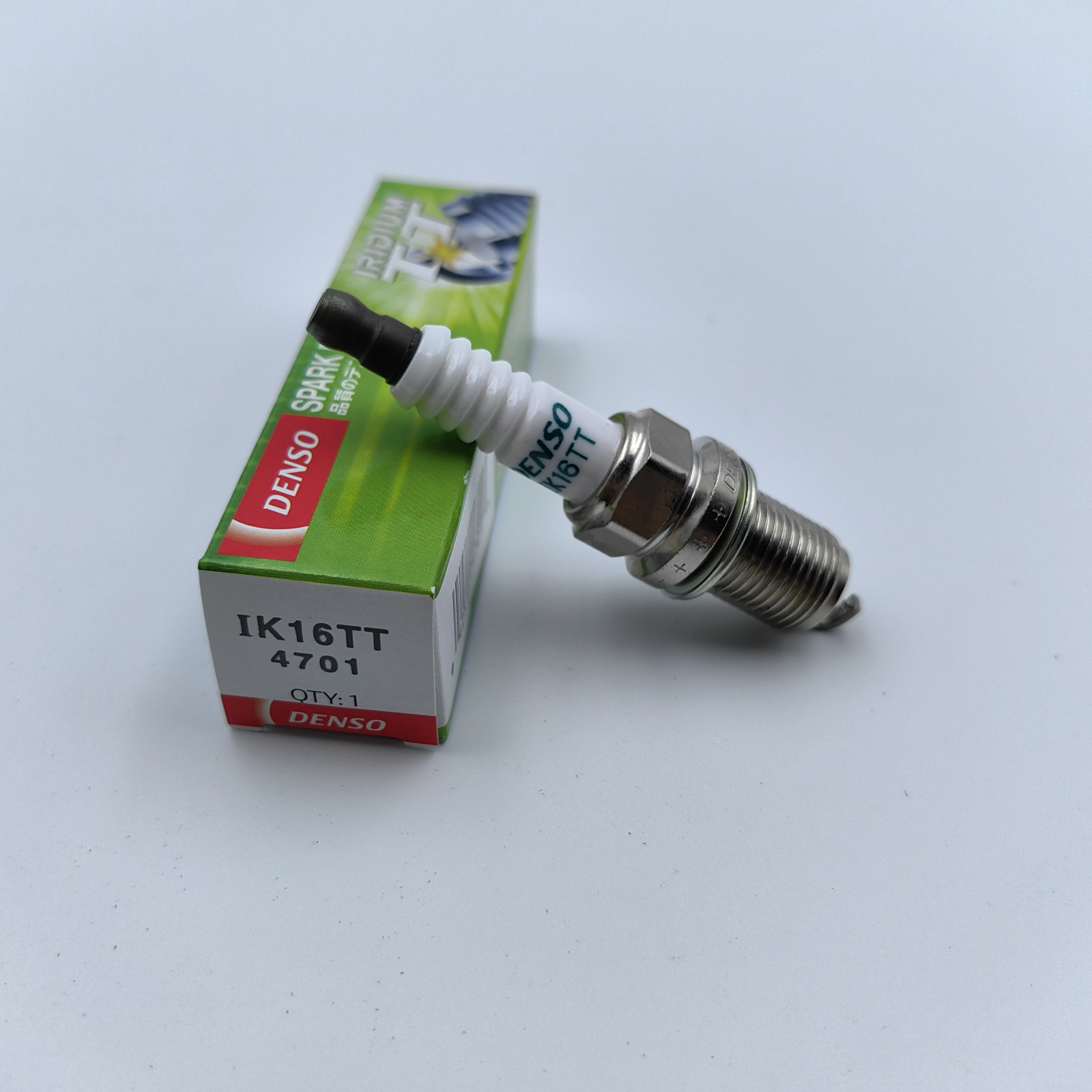 Yüksek kaliteli Denso iridyum buji 4701 IK16TT OEM NDIK16 Nissan