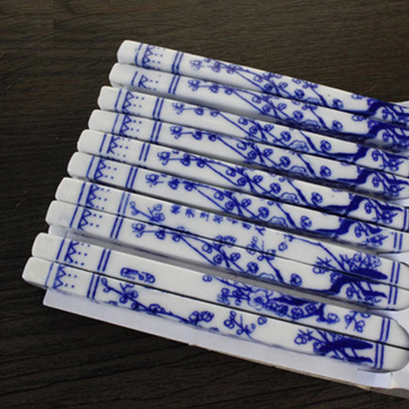 Factory Price High End Personalized Chinese Blue Porcelain Ceramic Chopsticks Wedding Souvenirs Gift Set