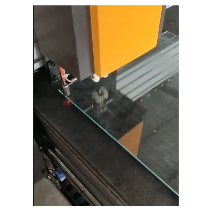 China Fully Automatic Loading Breaking Glass Cutting Table Glass