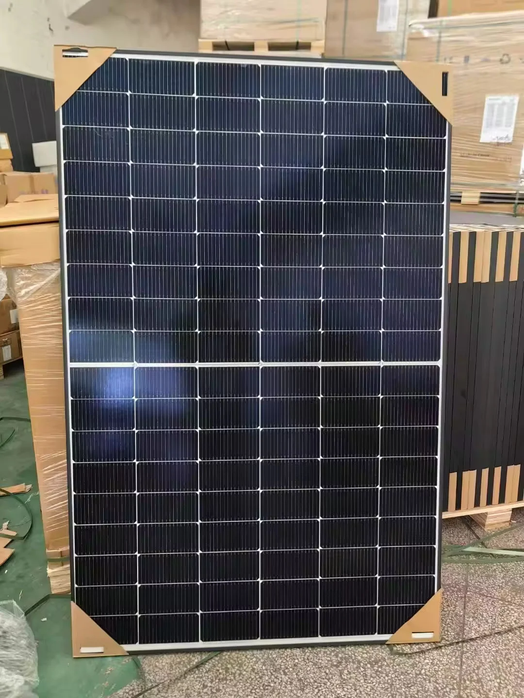 Jinko Tiger Neo 54HL4M-BDV 520W Solar Panels - Efficient Power
