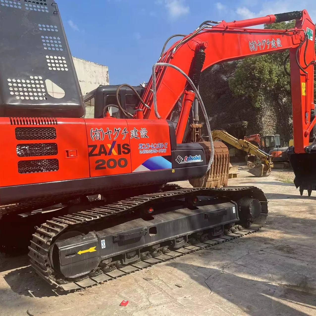 Hitachi ZX225 - Powerful Excavator with Sany Pelle