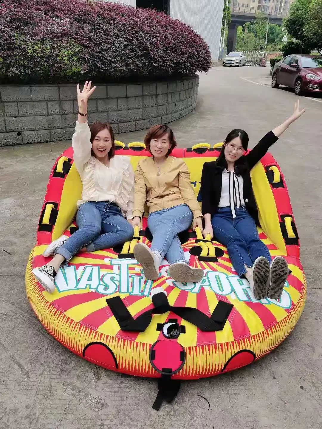 Good quality durable 3 person inflatable water ski tube for wholesale