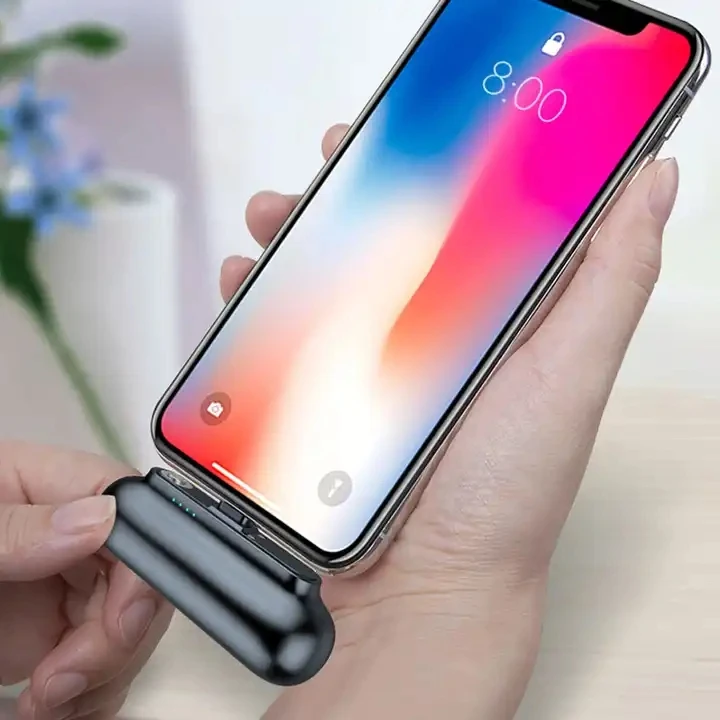 2024 Latest Universal Magnet 3 in 1 Mini Power Bank 5000mah Portable Mobile Charger Quick Charging Power Bank with Led Indicator