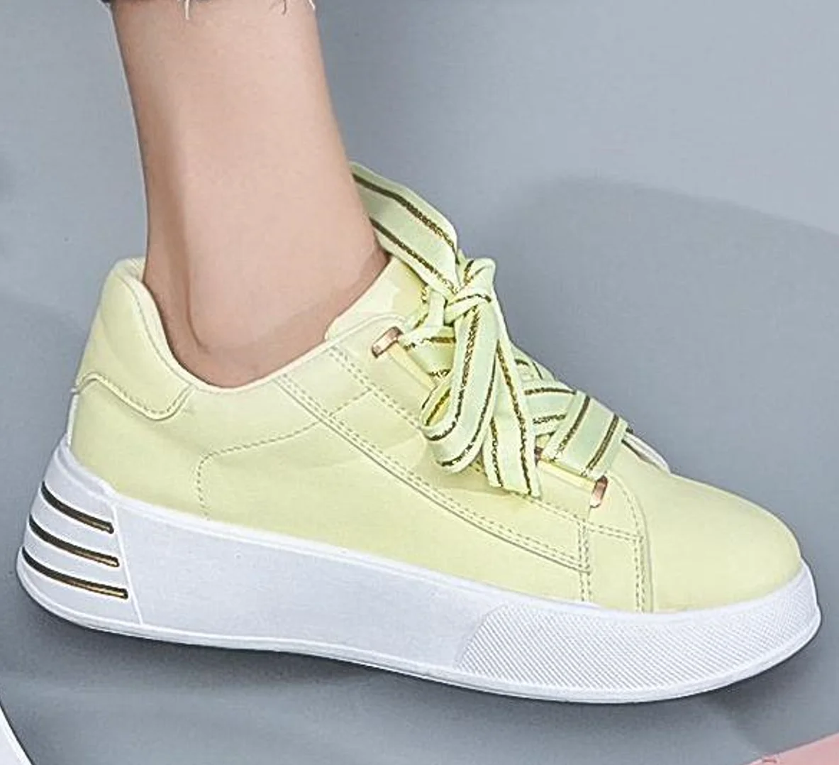 2022 Girl Ladies Flat Sport Shoes White Running Sneakers New Arrivals Girls Fashion Casual shoes