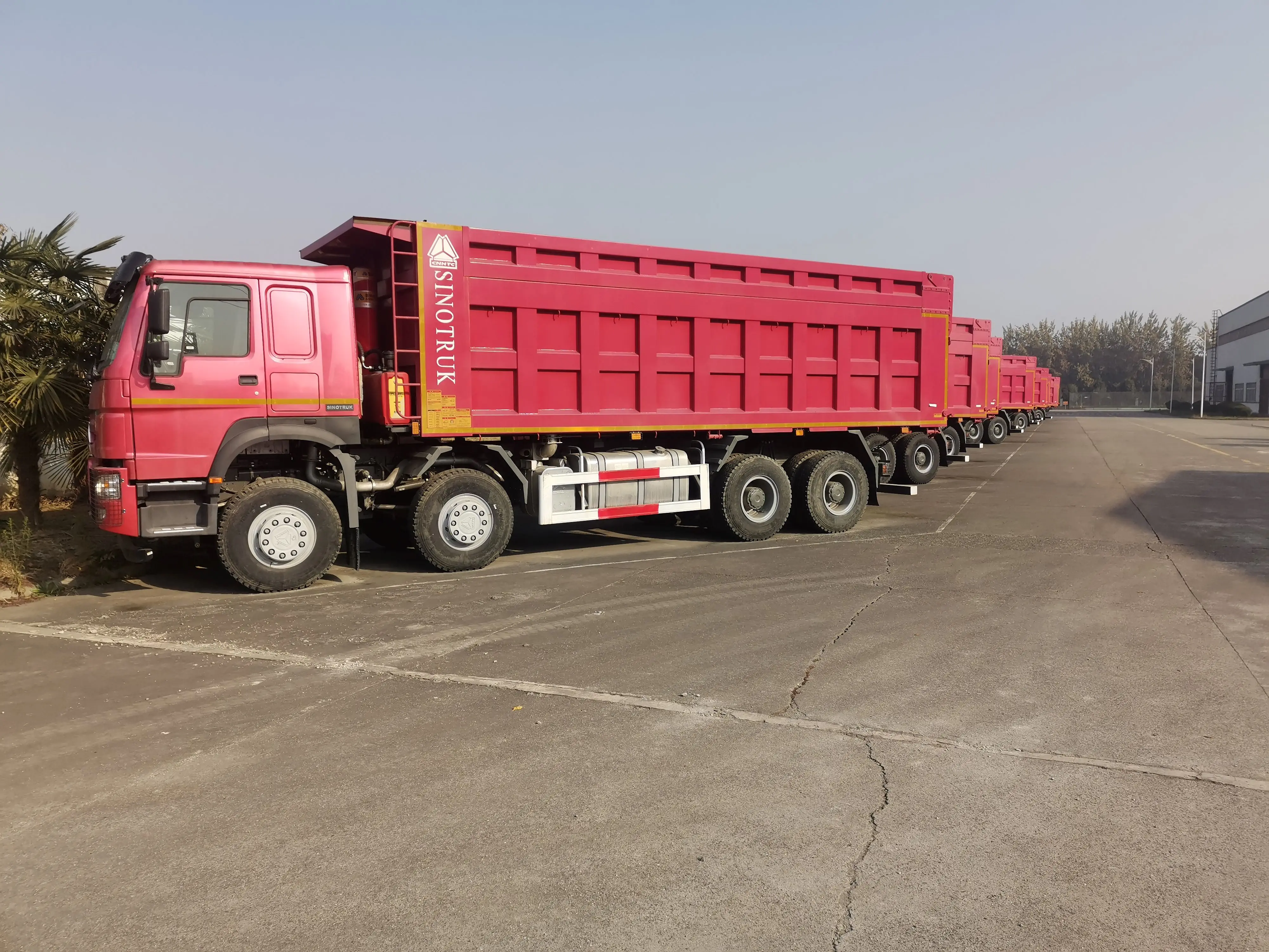 Sinotruk New Howo 8x4 Left-hand Drive Dump Truck For Cheap Sale 7