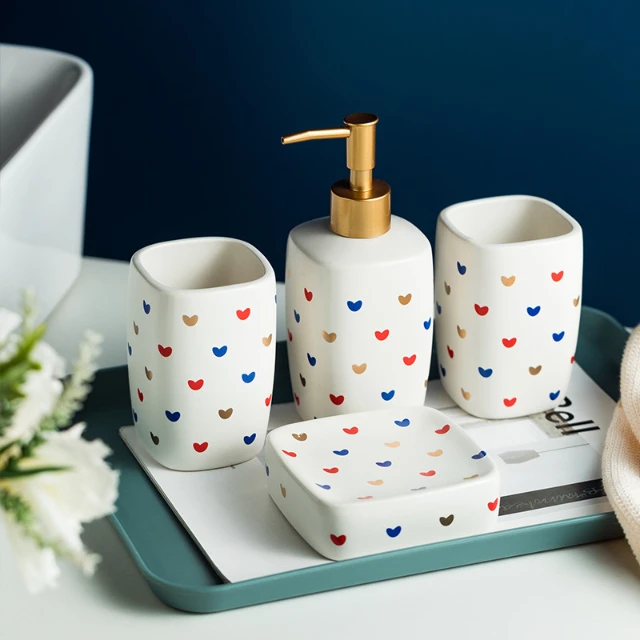 Nuovi accessori da bagno Set Dispenser sapone 4 pezzi porta spazzolino porta por