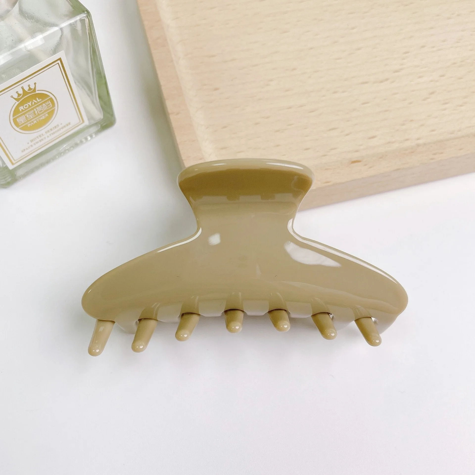 hair claws clips 1.jpg