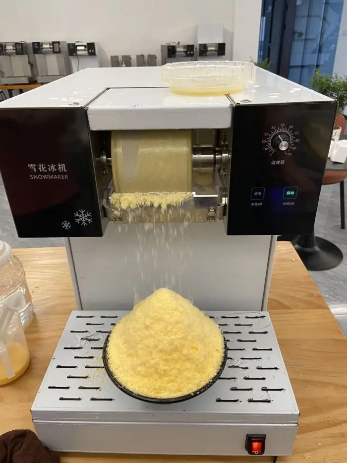 Aircooled Easy To Operate Korea Juice Ice Milk Snow Machine / Snow Ice