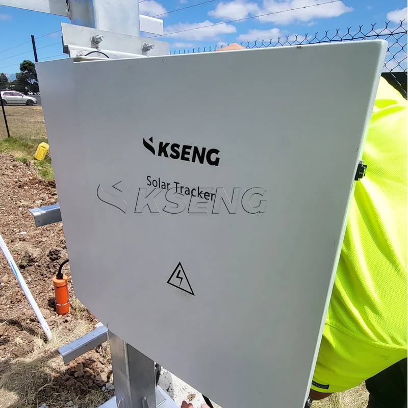 Single Axis Solar Panel Mounting Bracket with Photovoltaic Sun Tracking and Slewing Drive System Rotating Solar Tracking System