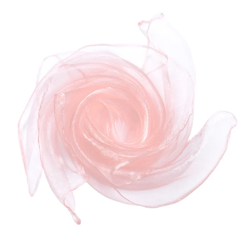 Les écharpes Ou Les Foulards Comme Accessoires De Mode Pour Se Demarquer Des Autres