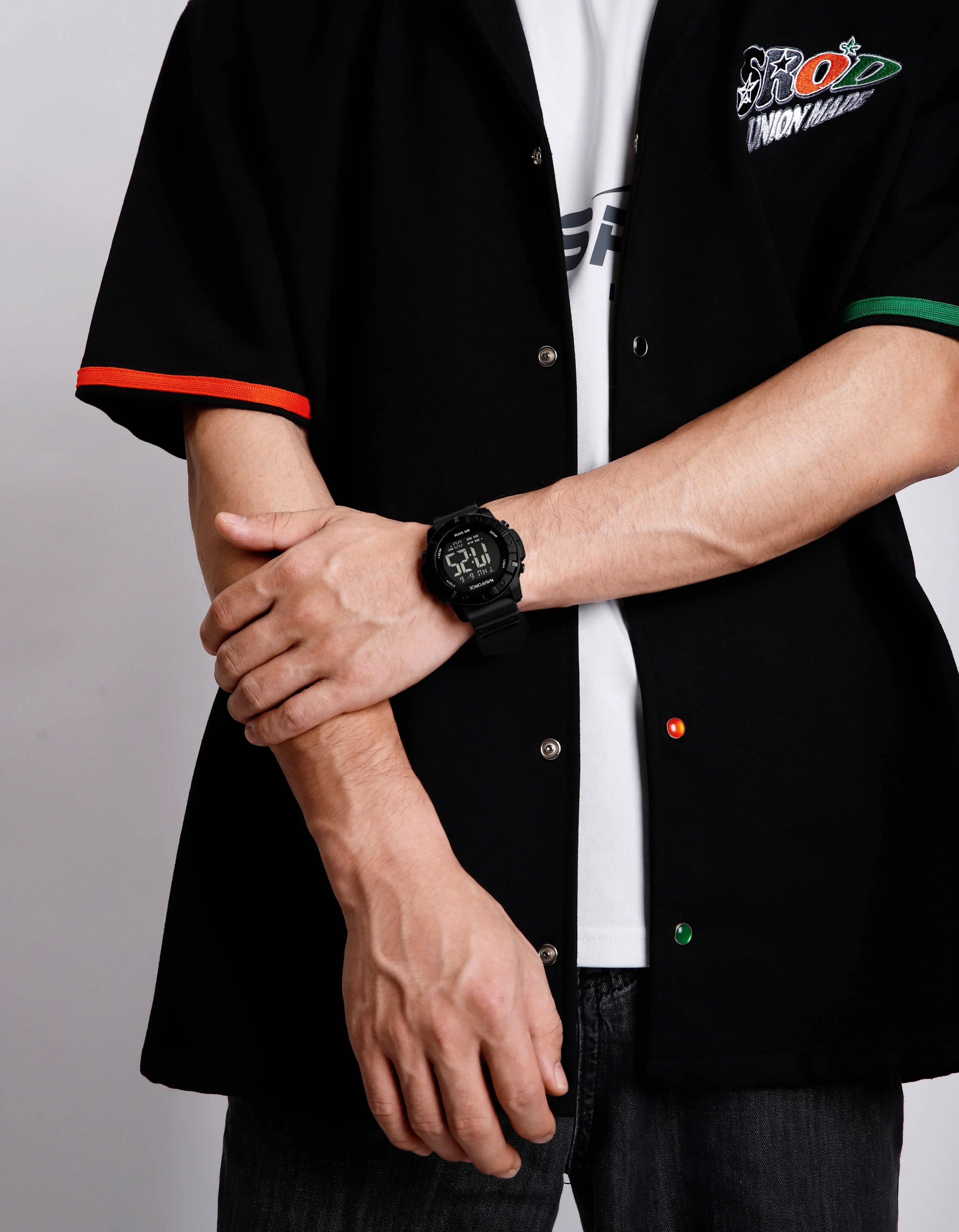 NAVIFORCE 7110 Digital Wristwatch 50M Waterproof Outdoor Sports Running Mens Watch Relogois Masculino