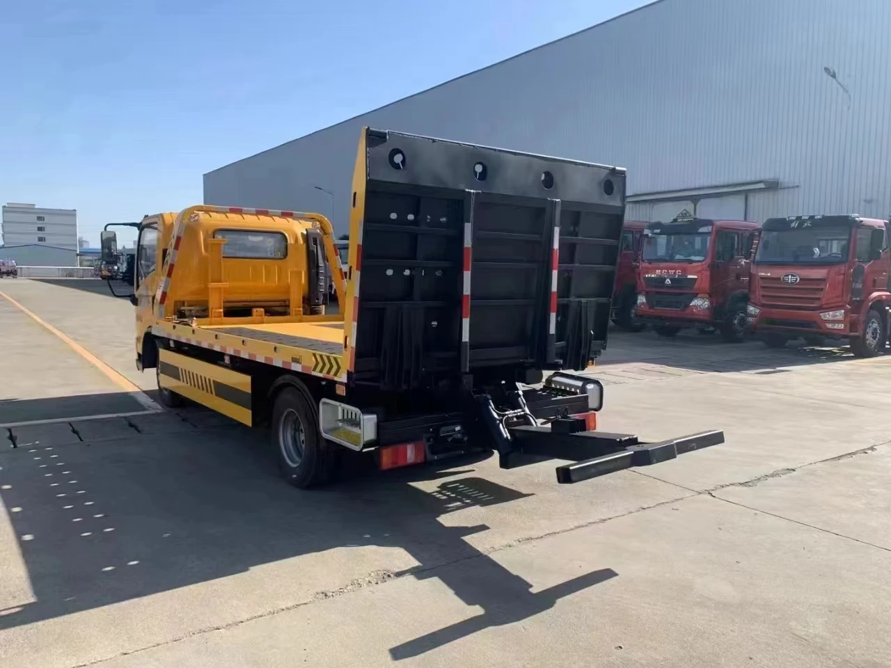 Factory Customized Sinotruk Howo Tow Trucks Wreckers Trailer Truck Wrecker Towing Truck Are Used for Vehicle Breakdown Rescue