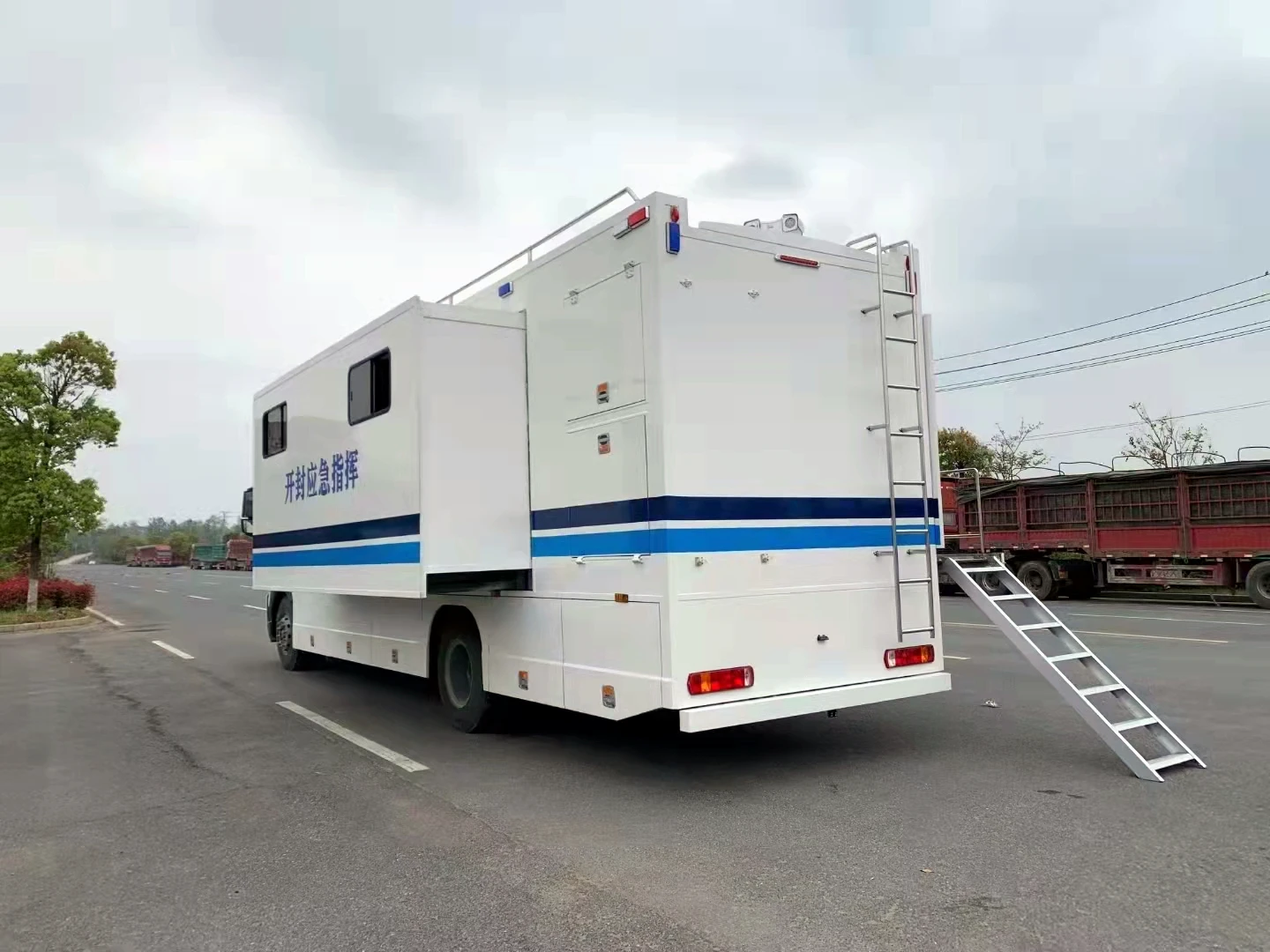 Command And Control Vehicle Mobile Command and Control Vehicles (MCCV) - Reliable and Versatile