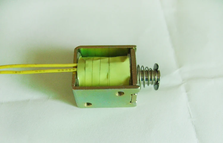 SQ0520 Micro Electromagnet 3v 6v 12v Stroke 5mm Push Pull Mini Solenoid