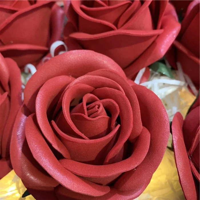 Kesote 50 pz fiore artificiale testa di rosa artificiale rosa per decorazione di festa di matrimonio album decorazione della casa 40 mm rosso