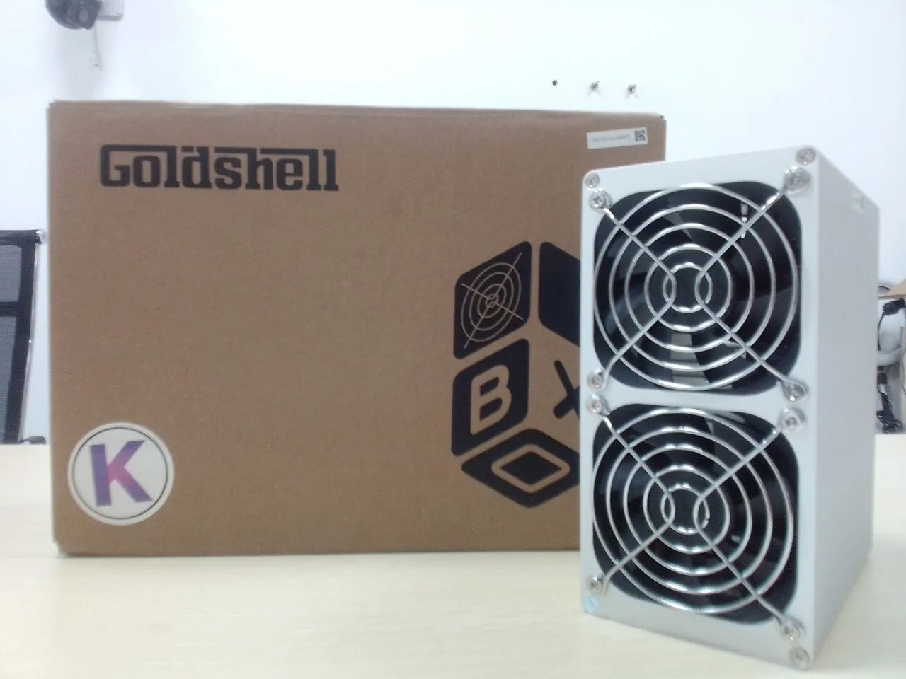 Goldshell box. Goldshell майнер. Energy ht1600 Box. Майнер таблетки. Goldshell kd6 26.3th/s.