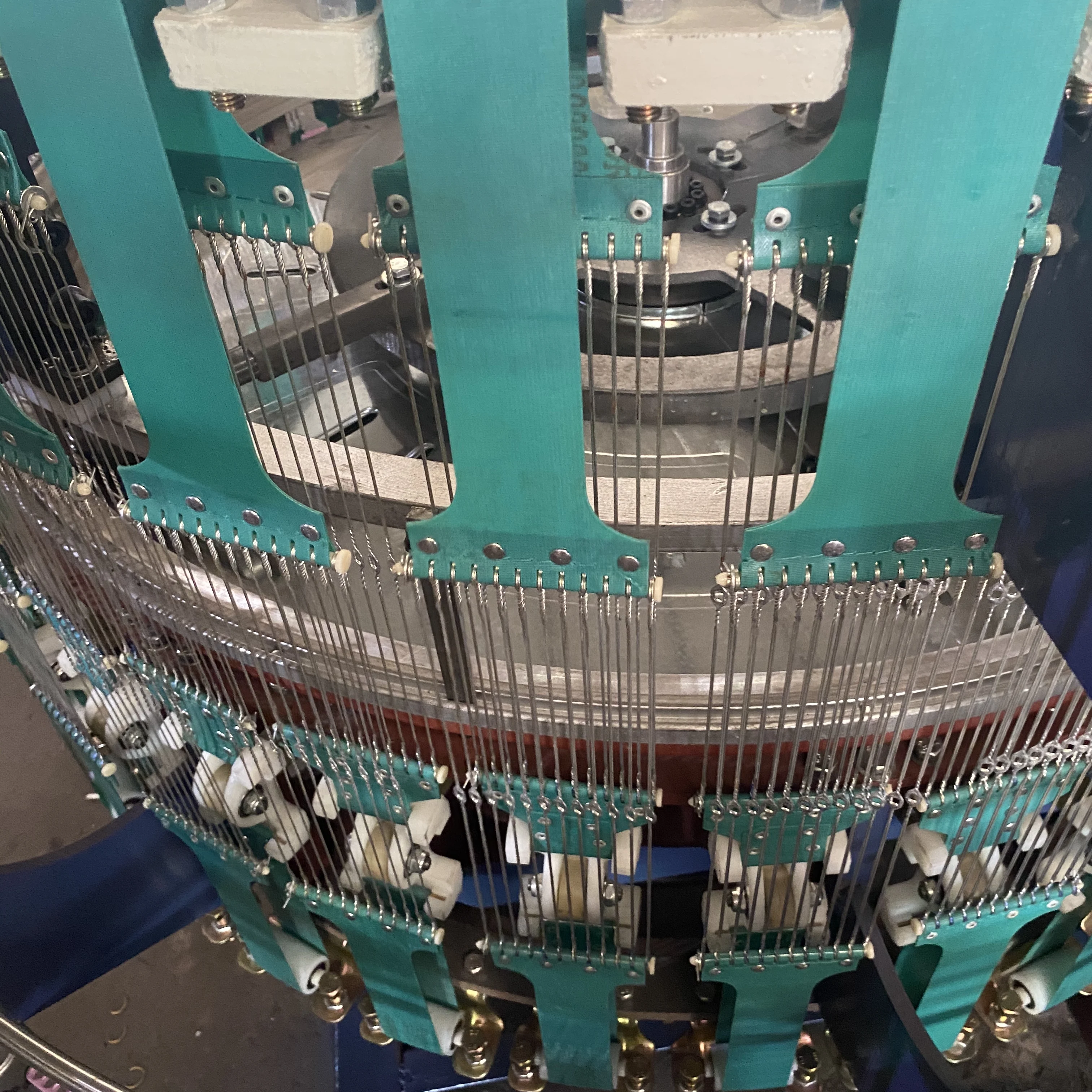 4 Shuttle Circular Loom Machine Spare Parts   Knitting Part  Green Belt Weaving the Wire and Thread