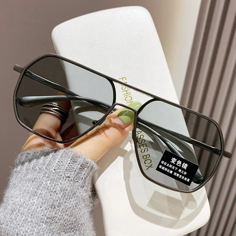 Luxury Metal Photochromic Glasses Men Women Polarized Night and Day Color Changing Glasses Anti-glare Driving Shades UV400