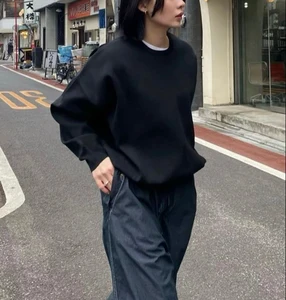 High Quality Women's Oversized Sweatshirt Custom Logo Crewneck Pullover in Solid Color Embroidered Streetwear for Winter