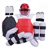 Set da otto pezzi con increspature rosse