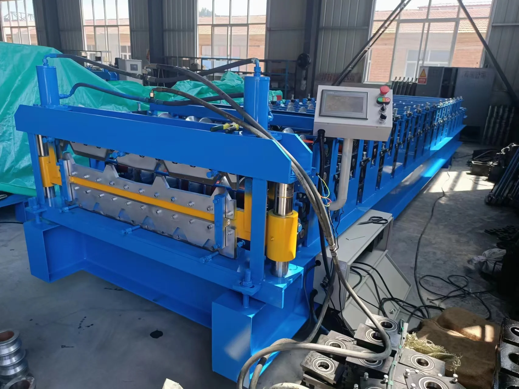 Peru Popular Tr4 Tr6 Trapezoidal Metal Roof Sheet Roll Forming Machine