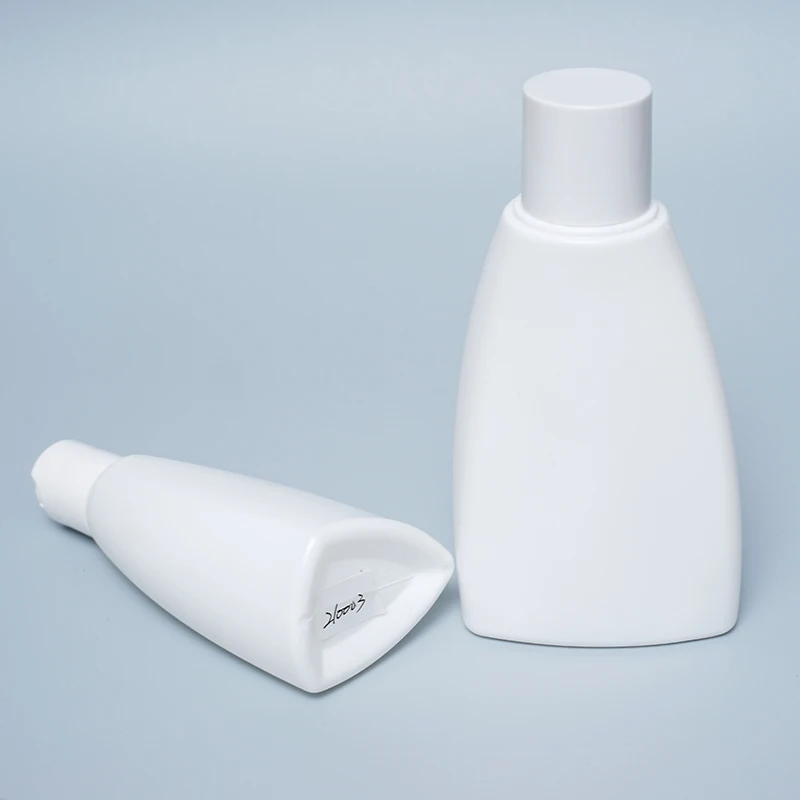 Unique Triangle Shaped Bottles 100ml 200ml 300ml Spray and Cosmetic Container