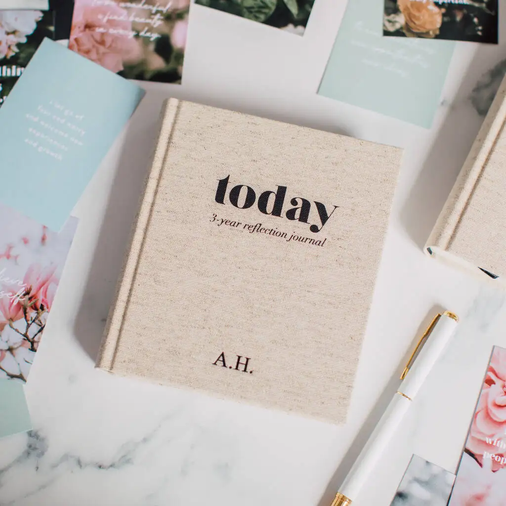 2023 Wholesale Pink Hard Cover Spiral A5 Custom Printing Weekly Daily Financial Order Budget Planner