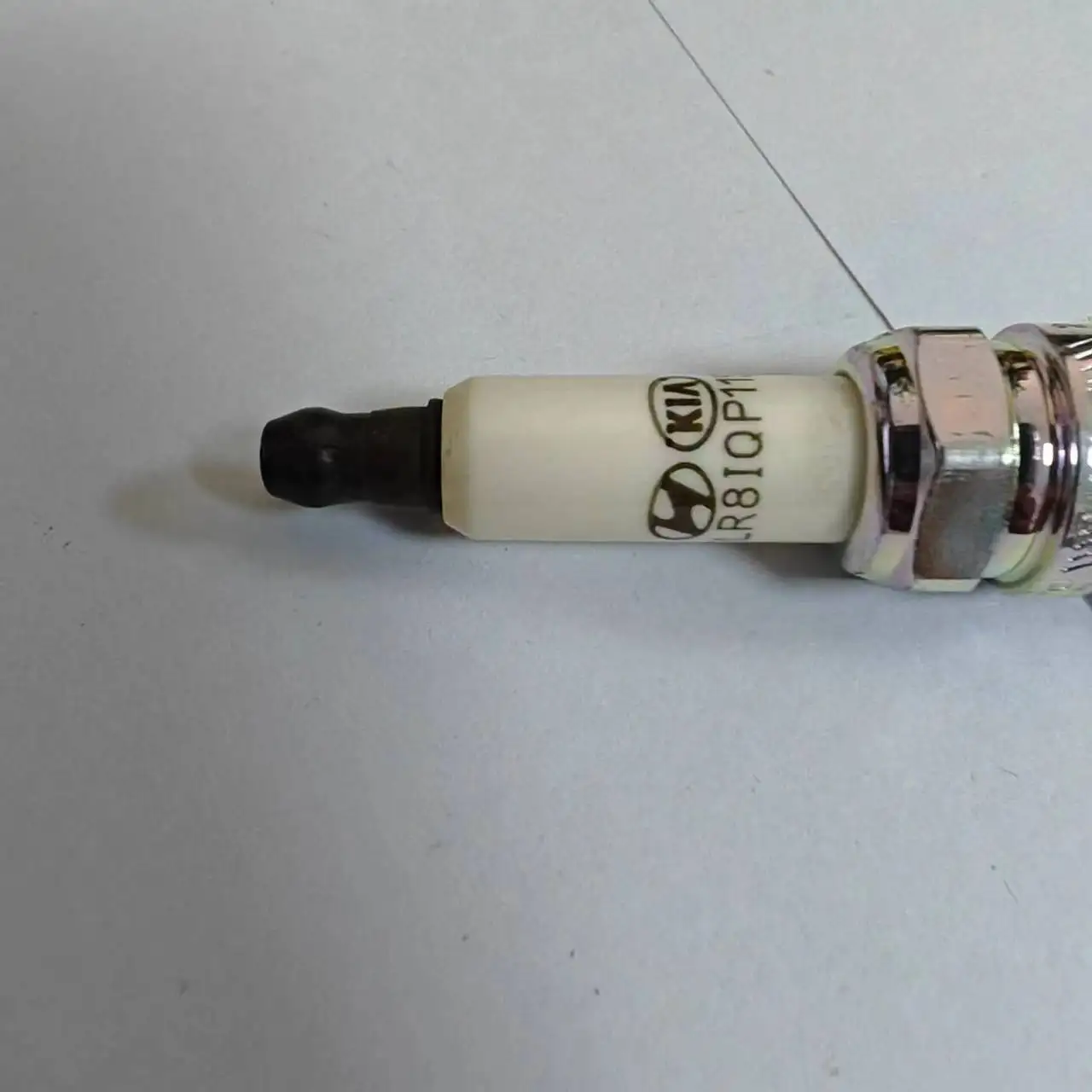 thumbnail image 2 of 4x Genuine OEM Platinum Spark Plugs For Hyundai Kia: Elantra, Tucson, Forte, Sorento, Soul (18846-11070) 2 of 6