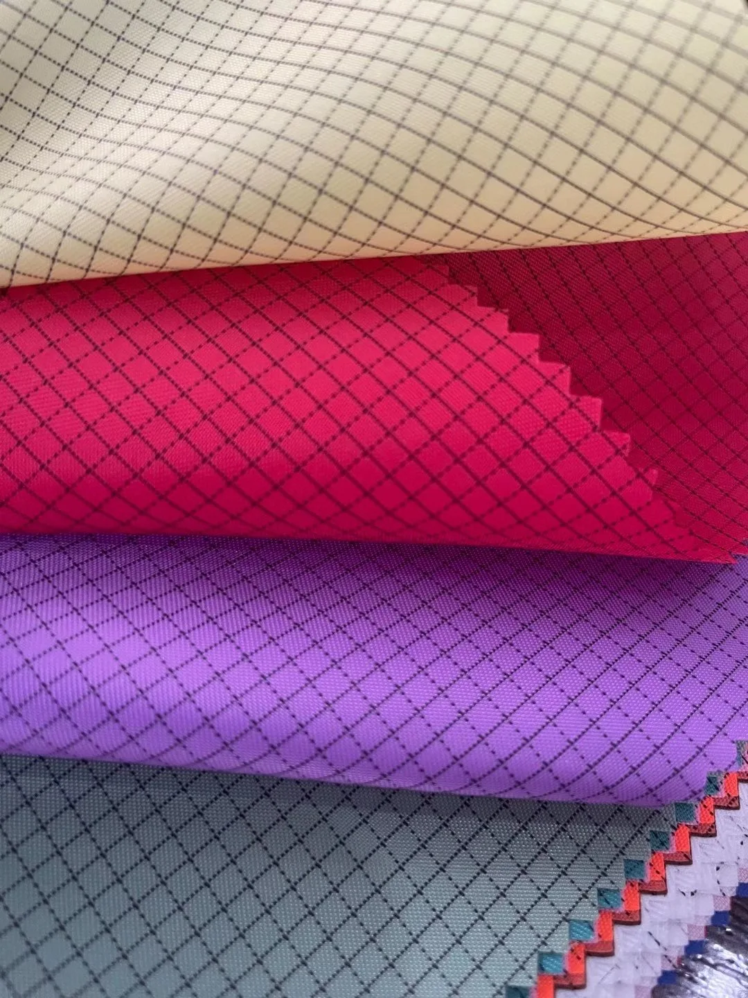 Anti-static and Dust-proof Functional Polyester Clothing Twill Fabric with  0.5 Thickened Check
