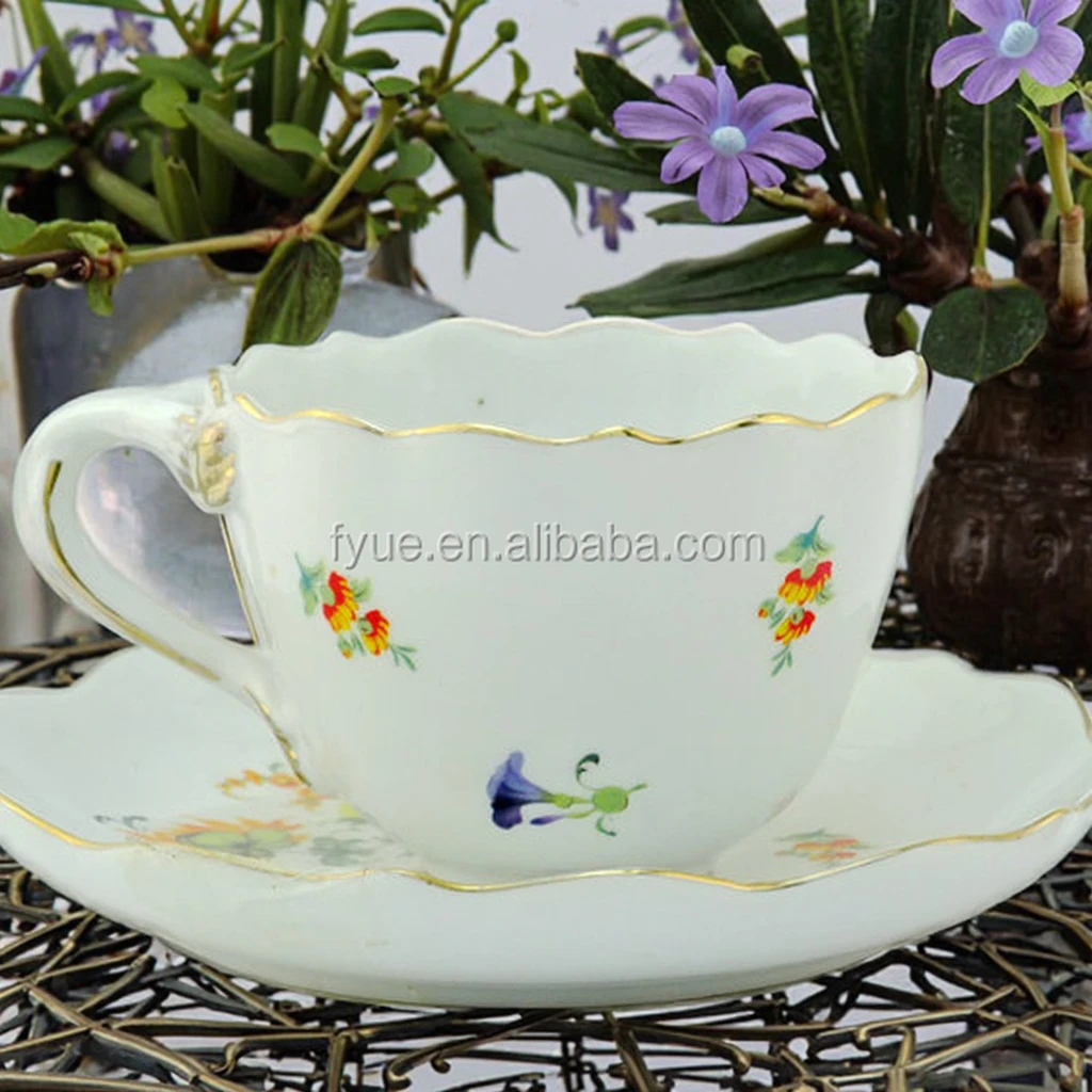Elegant European Style Gold Rim Ceramic Tea Cup Saucer Set High Quality Minimalist Floral Decal Coffee Cups Wholesale Hotsale factory