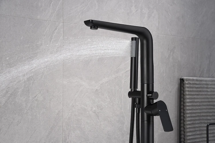 Ducha independiente del grifo de la bañera de latón de la función de agua fría caliente montada en el piso