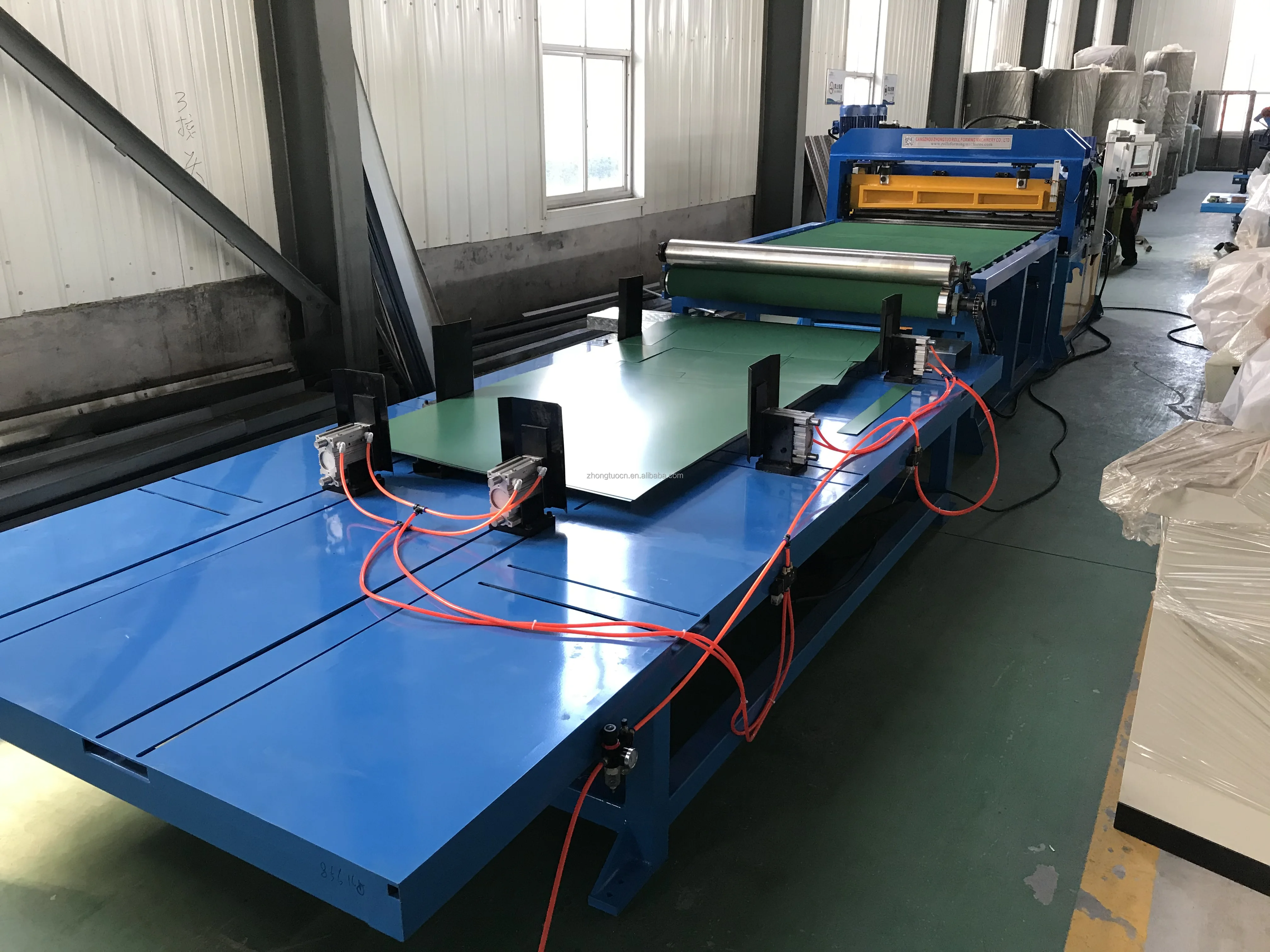 Cut to length machine