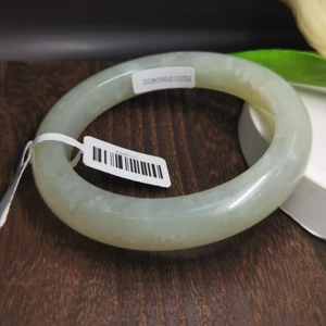 Trendy Natural Jade Bangle Wholesale Light Green Jade Bangles for Women Gift Jade
