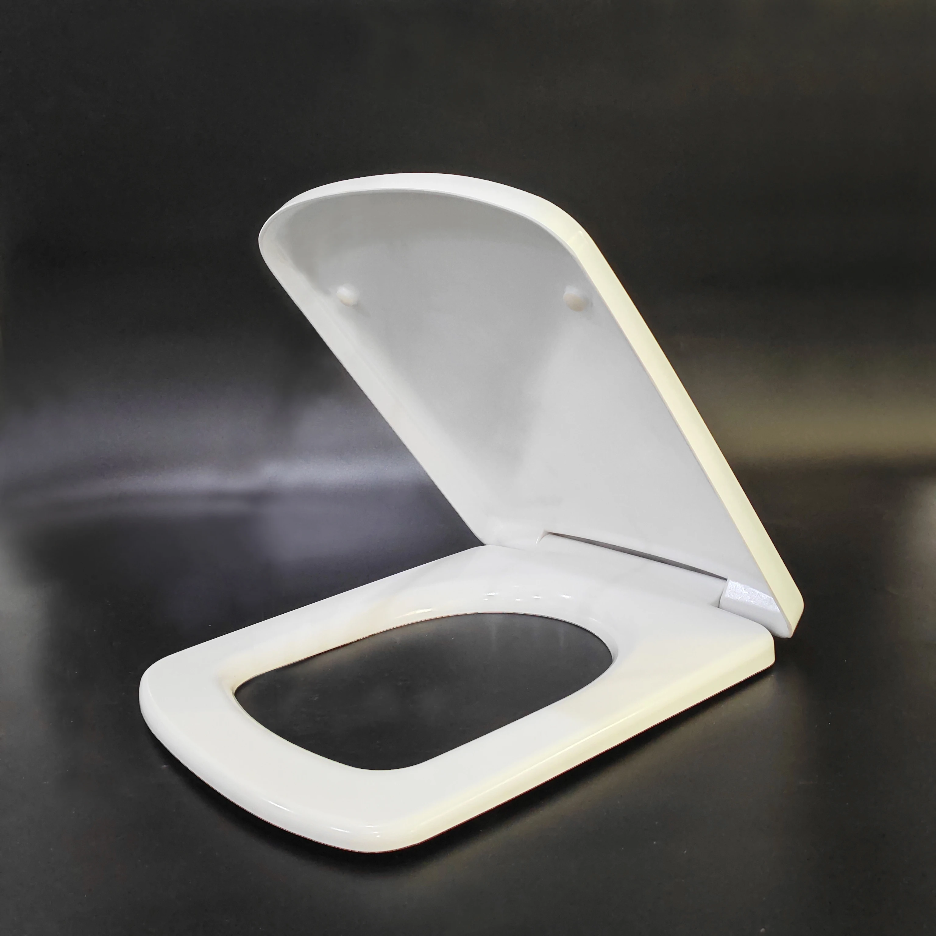 BSCI Factory European Standard Square Shape Wrap Over Style Soft Close Toilet Seat for Geberit