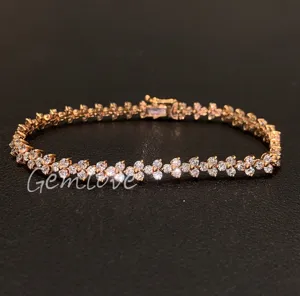 18K gold  clover bracelet (women's style), set with IGI-certified lab-grown round-cut diamonds, is an ideal gift choice