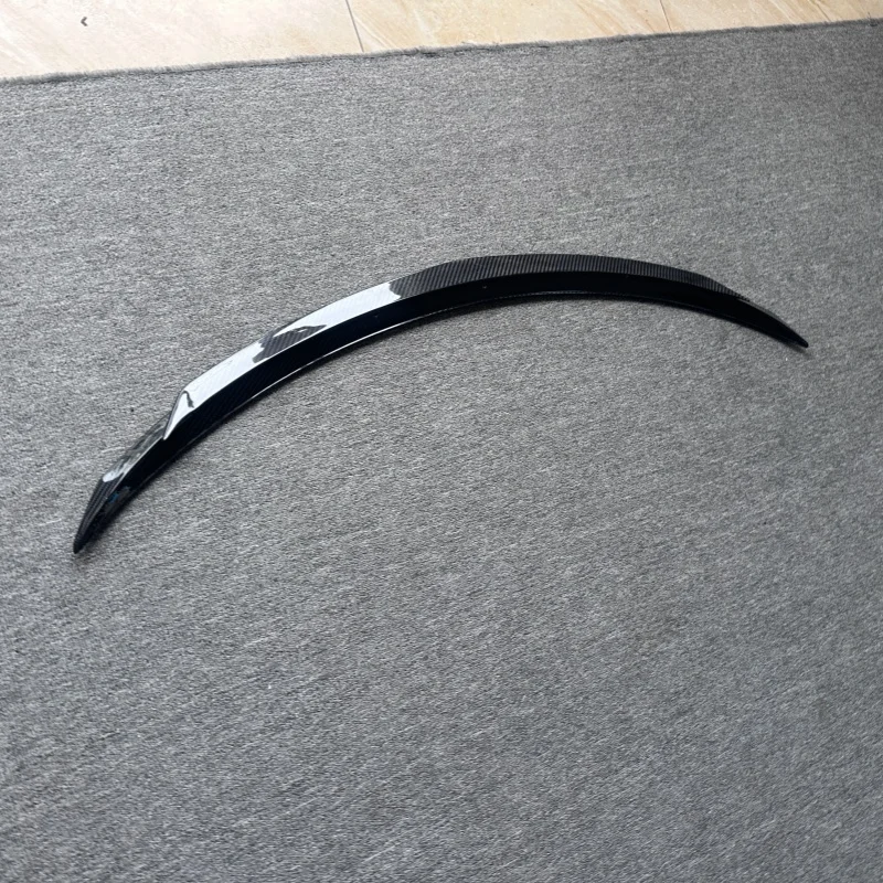 Spoiler Traseiro Pequeno para Tesla Model Y foto 2
