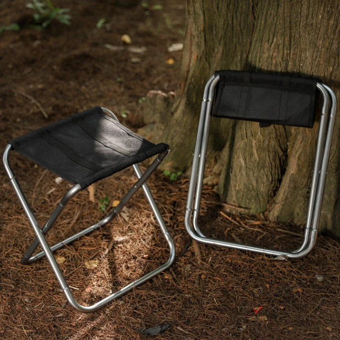 UPGJIN Tabouret De Camping Pliable - Léger Et Portable - Support 100kg - Pour Randonnée, BBQ (Rouge)