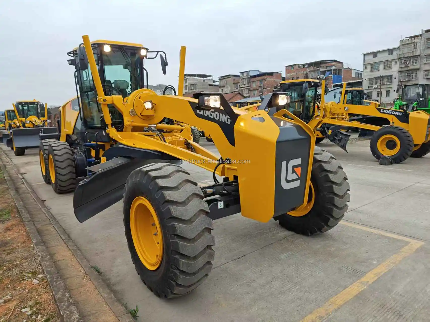 diesel powered with ripper leveler with ripper-4
