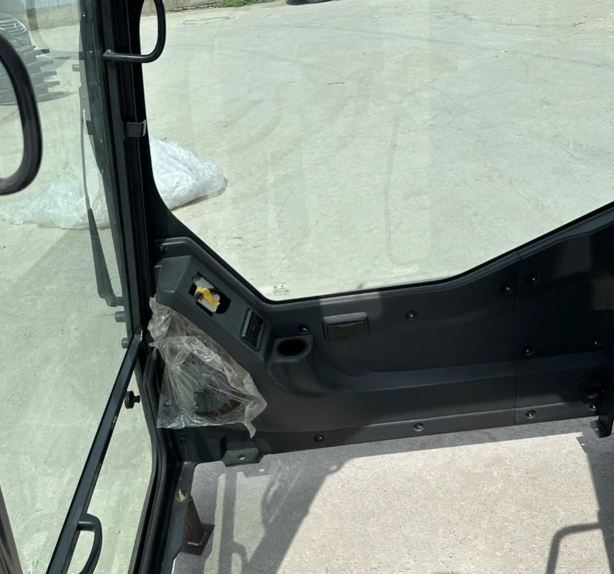 Excavator Cab Parts Glass XB00005488 for Hitachi ZX130-5A