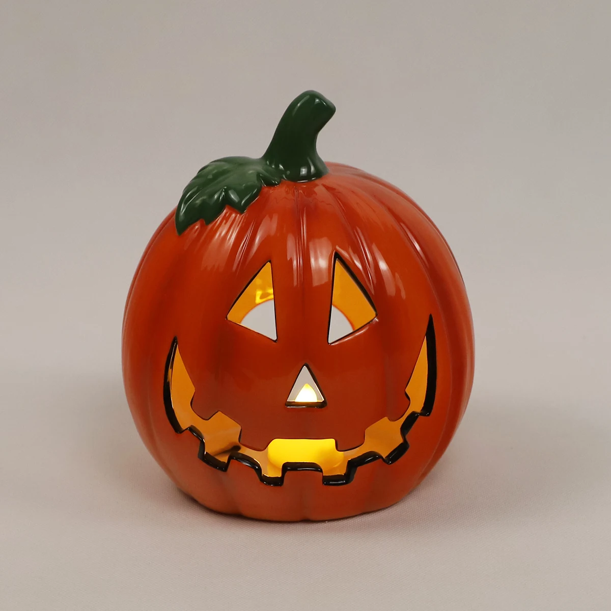 Hot Sale Festival Decoration Lighted Ceramic Pumpkin Lamp Ornaments Hollow Out  Pumpkin For Store Decoration