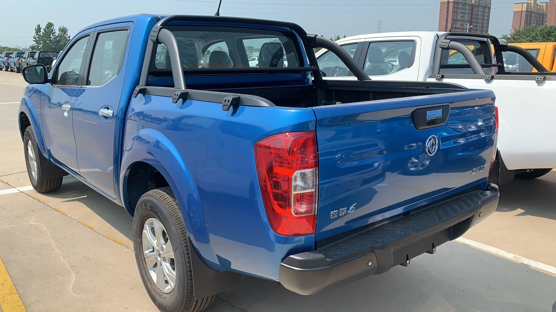 Pick up details. Dongfeng pickup rich 6. china pickup outdoor.
