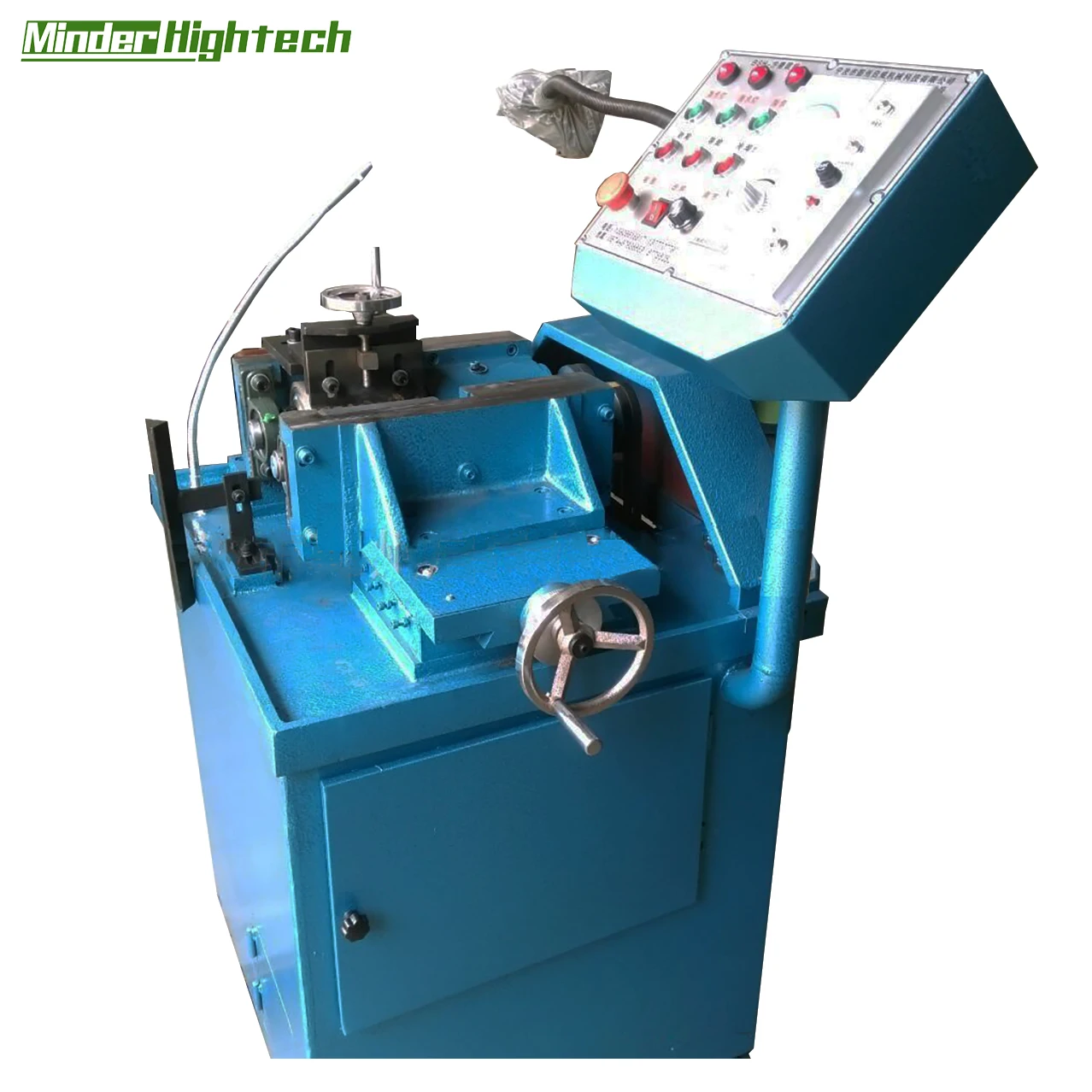 The automatic inner circle slicer is a special equipment for high-precision cutting of glass materials.