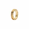 A ring of gold pigment