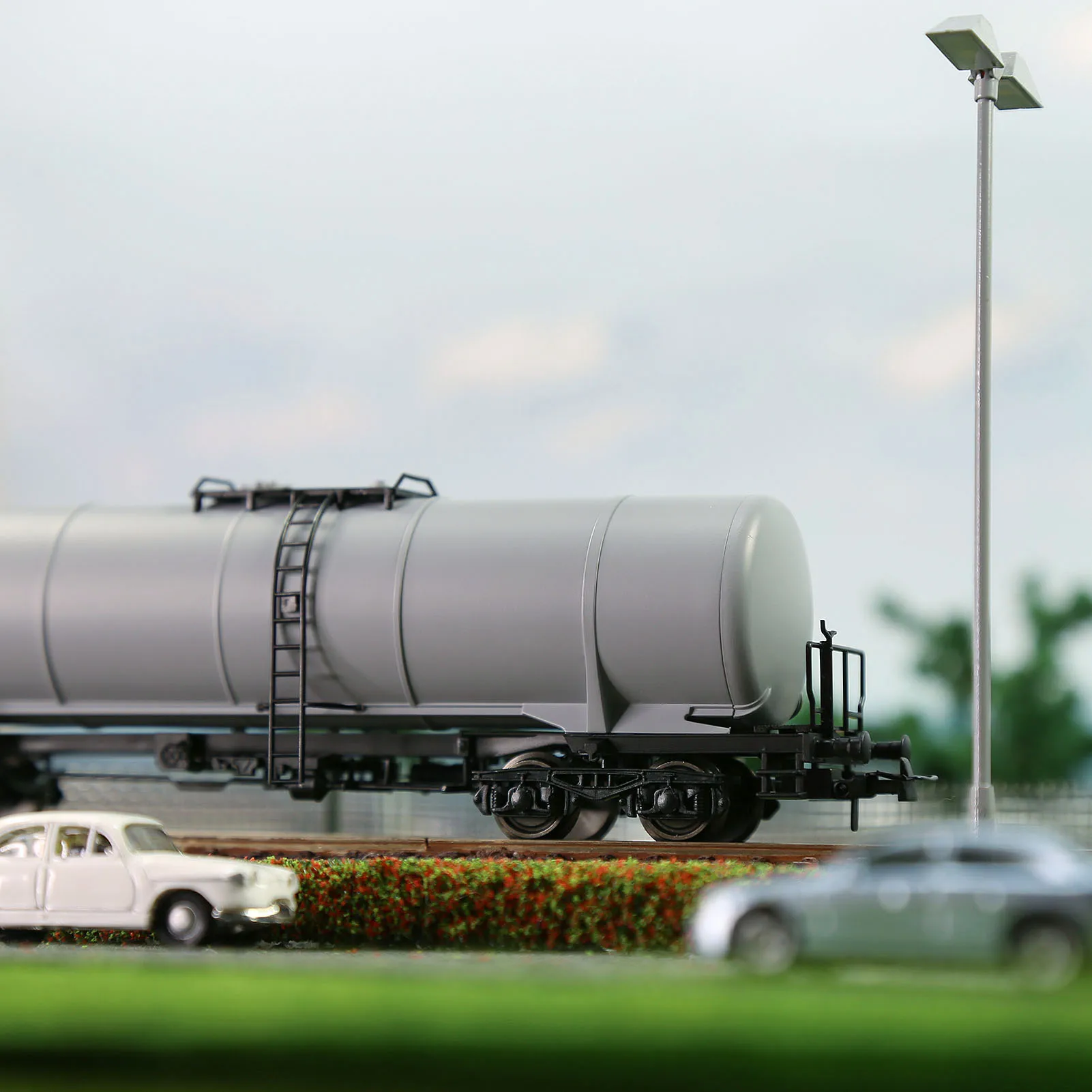 C8768 1 Unit Train Tank Wagon Model Trains HO Scale 1:87 Oil Tank Car