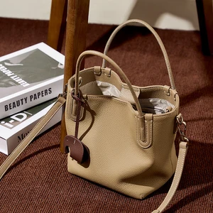 Manufacturer Wholesale Custom Retro Women's Top Grade Leather Waterproof Lightweight 1-1.9L Capacity Handbag High-quality