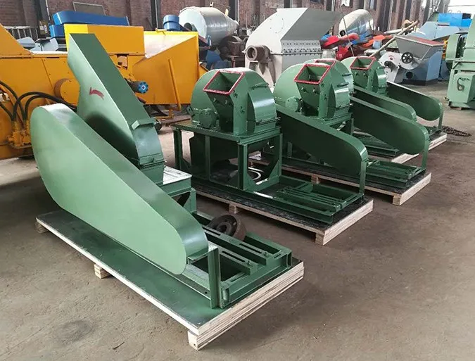 Sawdust Wood Crusher Machine with Engine Shredder Hammer Mill for Sawdust Powder Wood Charcoal Corn Cob